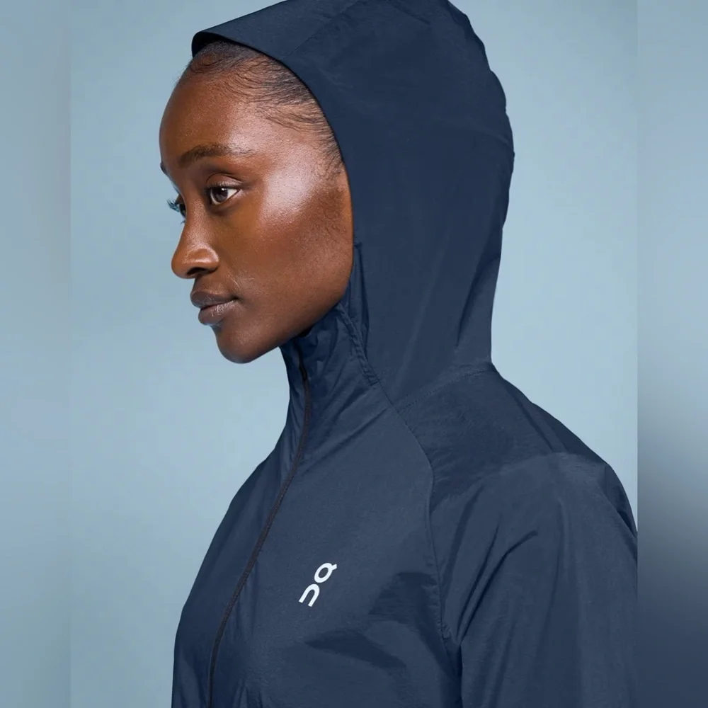 On Running Two-Tone Navy and Black Lightweight Running Jacket - Picture 16 of 16